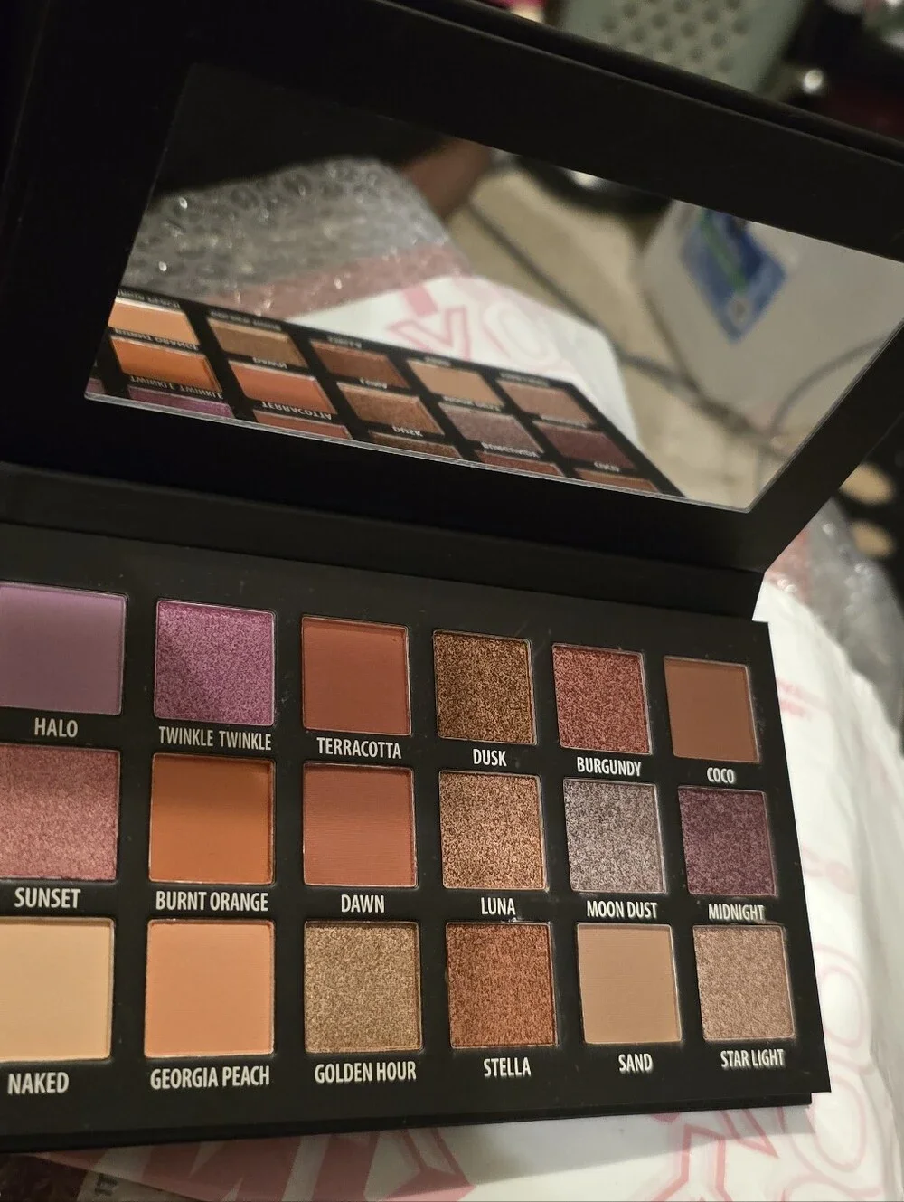 Day + Night Eyeshadow Palette — Warm Pink & Peach Shades - Picture 2 of 4